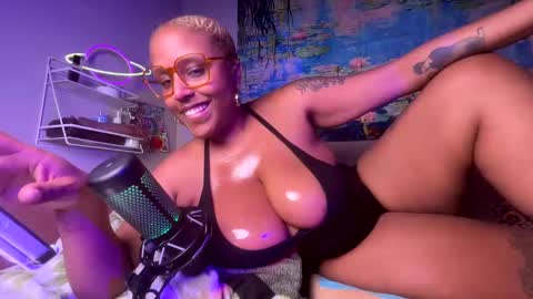 Snapshot of naomigiirl6 chatting on 12, 3, 2025 Naomigiirl6 online show from 12, 3, 2025