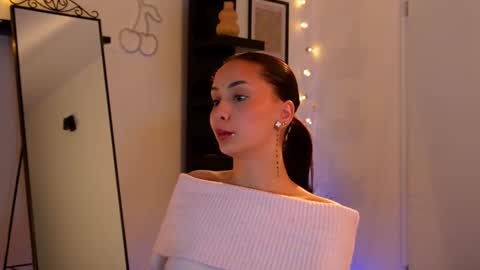 Snapshot of naomii_20 chatting on 18, 11, 2025 naomii_20 online show from 18, 11, 2025
