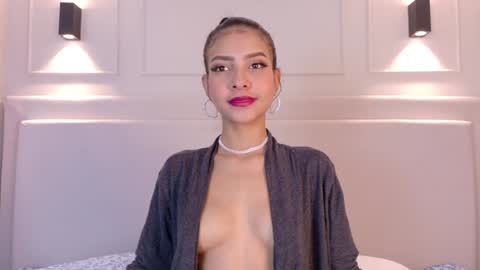 Naomi Klarc online show from 24, 12, 2024