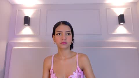 Naomi Klarc online show from 16, 1, 2025