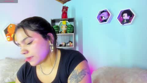 Snapshot of naomy_ruiz_ chatting on 19, 5, 2026 NAOMY online show from 19, 5, 2026