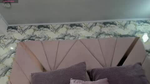 Snapshot of naomy_sexy_ chatting on 24, 4, 2026 Naomy online show from 24, 4, 2026