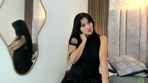 Naomy Smith online show from 8, 3, 2025