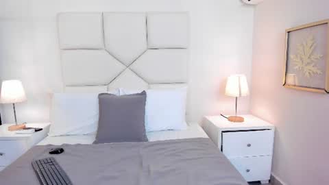 naomycambels online show from 9, 6, 2026