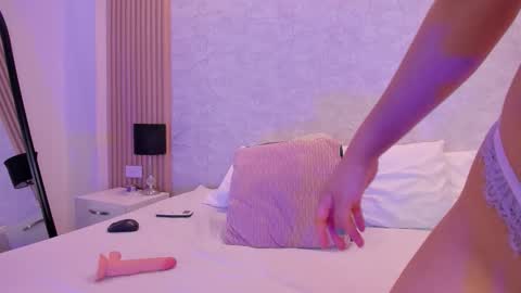 NAOMY  online show from 12, 11, 2025