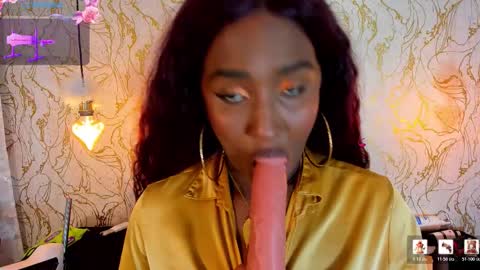 Snapshot of naomyy_cooper chatting on 2, 2, 2026 Naomy online show from 2, 2, 2026