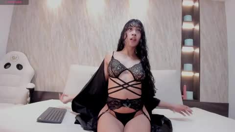 nara black  online show from 14, 4, 2026