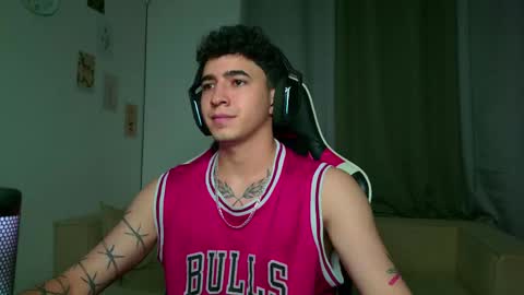 Snapshot of naranjo_seb chatting on 7, 10, 2025 sebastian online show from 7, 10, 2025