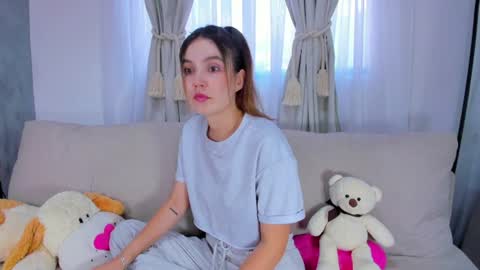 Snapshot of nashlyfontanna chatting on 22, 6, 2026 Nashly Fontana online show from 22, 6, 2026