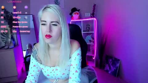 Snapshot of nastasya_cute chatting on 6, 5, 2026 Nastya online show from 6, 5, 2026