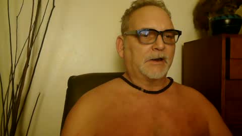 Daddy online show from 1, 1, 2025