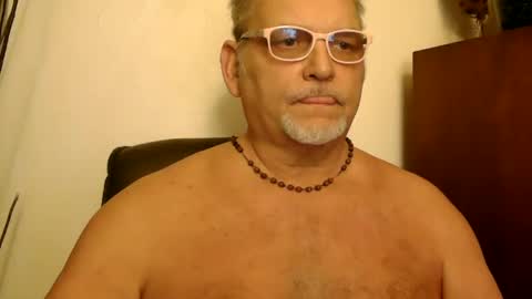 Daddy online show from 4, 2, 2025