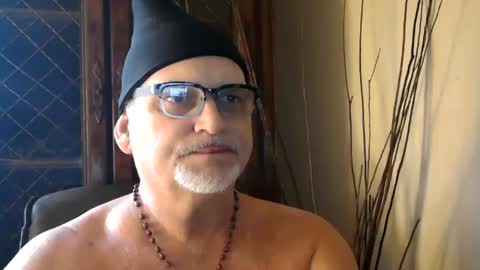 Daddy online show from 9, 3, 2025