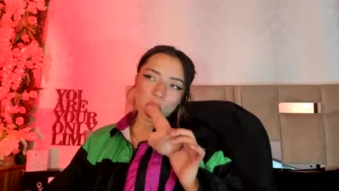 Natacha black online show from 23, 2, 2025