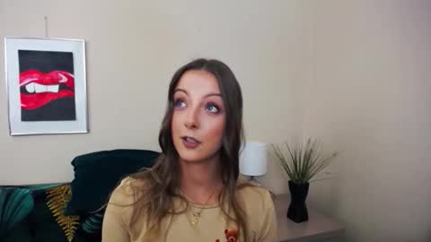 Snapshot of natalie_live chatting on 19, 5, 2026 NatalieSexy online show from 19, 5, 2026