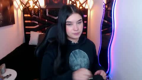 natalie  online show from 15, 4, 2026