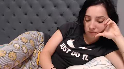 Snapshot of natalie_mia chatting on 5, 2, 2025 Miia online show from 5, 2, 2025