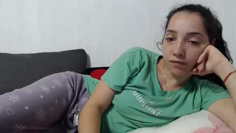 Snapshot of natalie_mia chatting on 25, 10, 2025 Miia online show from 25, 10, 2025