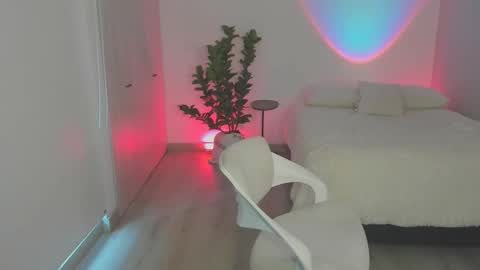 anatalybee online show from 14, 2, 2026