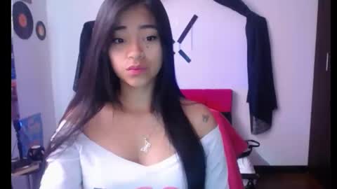 Nataly Escobar online show from 25, 1, 2025