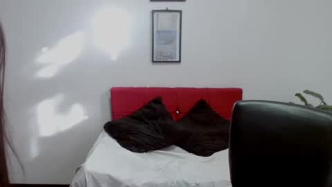 Nataly Escobar online show from 7, 1, 2026