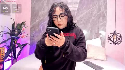 Snapshot of natalyrivers chatting on 13, 5, 2026 Megan online show from 13, 5, 2026