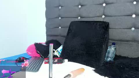 Snapshot of natasha_cute01 chatting on 7, 7, 2026 natasha_cute01 online show from 7, 7, 2026