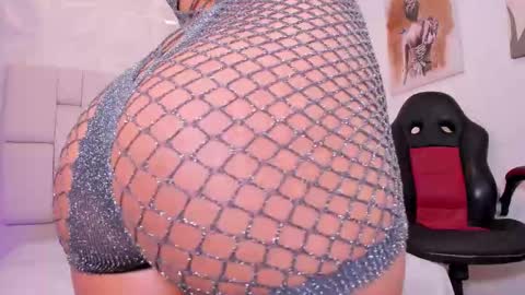 Snapshot of natasha_smith09 chatting on 5, 3, 2025 Natasha Smith online show from 5, 3, 2025