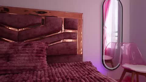 Natasha Vesper  online show from 19, 12, 2025