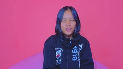 Natcha C online show from 11, 12, 2024