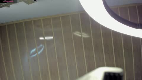 nathaly sky online show from 28, 1, 2025