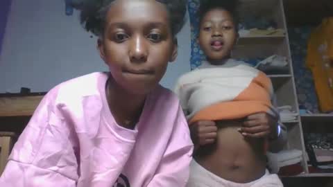Snapshot of nathalia069 chatting on 31, 5, 2026 nathalia069 online show from 31, 5, 2026