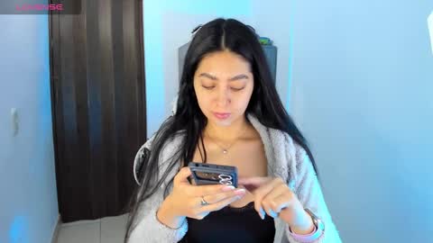 Snapshot of nathalie_rose chatting on 17, 12, 2025 Nathalie online show from 17, 12, 2025