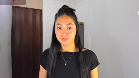 Snapshot of nathalie_rose chatting on 28, 5, 2026 Nathalie online show from 28, 5, 2026
