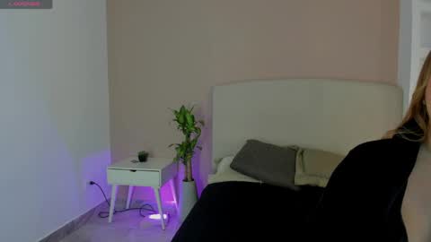 Snapshot of nathalyn05 chatting on 18, 4, 2026 NATHALY online show from 18, 4, 2026