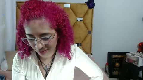 nathy_voyeur online show from 6, 4, 2026