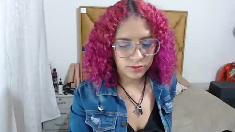 nathy_voyeur online show from 25, 4, 2026
