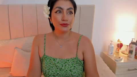 Snapshot of natty_bush chatting on 3, 5, 2026 Nathalie online show from 3, 5, 2026