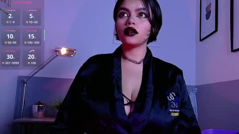 Snapshot of naturaltitss_ chatting on 30, 10, 2025 Gwen online show from 30, 10, 2025