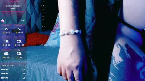 Snapshot of naturaltitss_ chatting on 13, 11, 2025 Gwen online show from 13, 11, 2025