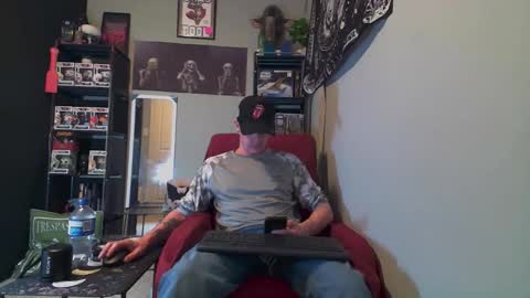 Snapshot of naturesbest951 chatting on 1, 5, 2026 NATURESBEST online show from 1, 5, 2026