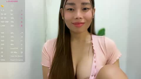 Snapshot of natzumiee_ chatting on 13, 5, 2026 Shuvee Keiko Half Japanese Half Pinay online show from 13, 5, 2026