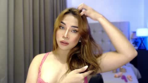 Snapshot of naughty_dreamerxxx chatting on 22, 4, 2026 Queen Jess online show from 22, 4, 2026