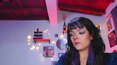 Snapshot of naughty_em_17 chatting on 18, 1, 2025 Em  please help me reach 100 thumbs up 3 online show from 18, 1, 2025