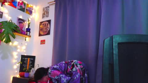 Snapshot of naughty_em_17 chatting on 21, 1, 2025 Em  please help me reach 100 thumbs up 3 online show from 21, 1, 2025