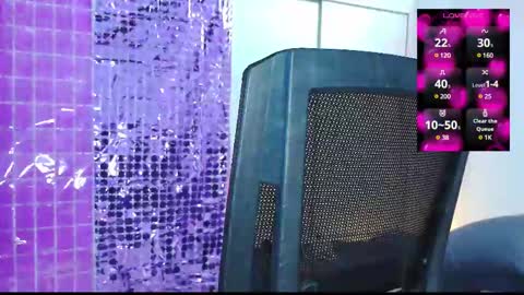 Snapshot of naughty_em_17 chatting on 3, 3, 2025 Em  please help me reach 100 thumbs up 3 online show from 3, 3, 2025