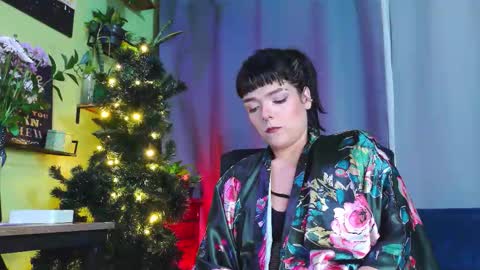 Em  please help me reach 100 thumbs up 3 online show from 6, 1, 2026