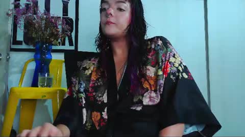 Em  please help me reach 100 thumbs up 3 online show from 17, 6, 2026