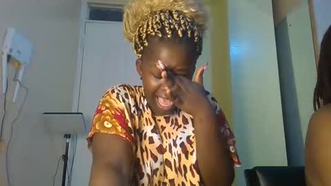 Snapshot of naughty_sluttygal chatting on 13, 10, 2025 Lydiah online show from 13, 10, 2025