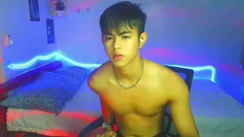 Snapshot of naughtyboylouie chatting on 21, 9, 2025 Loue online show from 21, 9, 2025